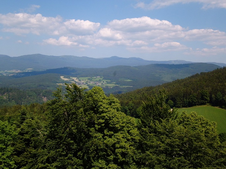 Blick vom Burgturm Geiersthal.JPG