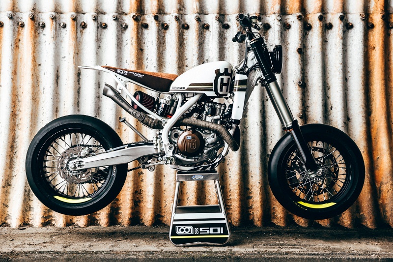 Husqvarna-FE-501-tracker-supermoto-1.jpg