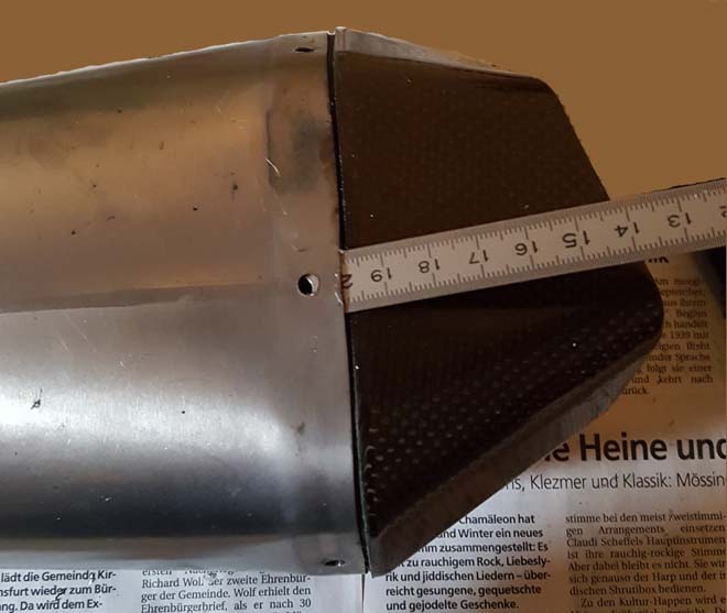 -<br />3.	Silikonverklebung des Karbondeckels durchgängig lösen. <br />(das ist schweißtreibend und nervig!)