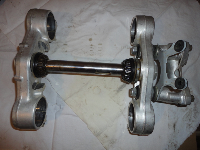 husqvarna wr 2000- gabelbrücke komplett.JPG