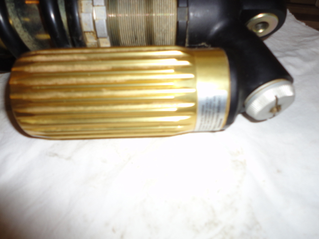 husqvarna te 2004- stossdaempfer.JPG